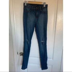 (NWT) FASHION NOVA CANOPY JEANS (size 9)!!